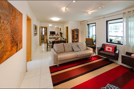 Sala de apartamento à venda com 4 quartos, 136m² em Belvedere, Belo Horizonte