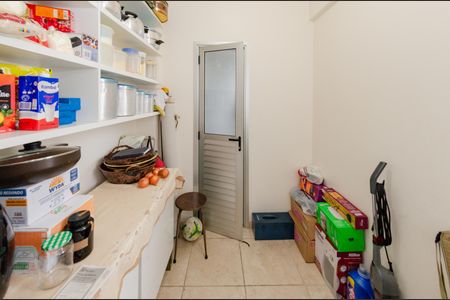 Apartamento à venda com 136m², 4 quartos e 3 vagas Apartamento à venda com 136m², 4 quartos e 3 vagasQuarto de serviço