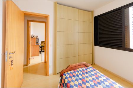 Apartamento à venda com 136m², 4 quartos e 3 vagas Apartamento à venda com 136m², 4 quartos e 3 vagasQuarto 2