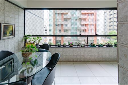 Varanda de apartamento à venda com 4 quartos, 136m² em Belvedere, Belo Horizonte