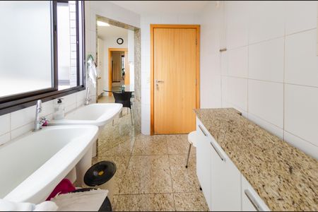 Apartamento à venda com 136m², 4 quartos e 3 vagas Apartamento à venda com 136m², 4 quartos e 3 vagasÁrea de serviço