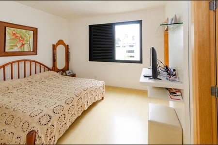 Apartamento à venda com 136m², 4 quartos e 3 vagas Apartamento à venda com 136m², 4 quartos e 3 vagasSuíte