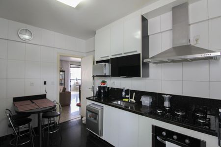 Apartamento à venda com 116m², 3 quartos e 2 vagas Apartamento à venda com 116m², 3 quartos e 2 vagasCozinha