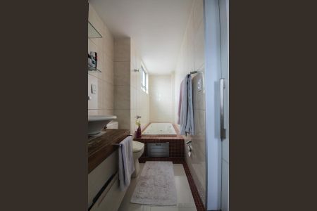 Apartamento à venda com 116m², 3 quartos e 2 vagas Apartamento à venda com 116m², 3 quartos e 2 vagasBanheiro da Suíte