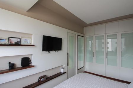 Apartamento à venda com 116m², 3 quartos e 2 vagas Apartamento à venda com 116m², 3 quartos e 2 vagasSuíte