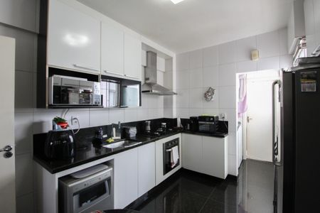 Apartamento à venda com 116m², 3 quartos e 2 vagas Apartamento à venda com 116m², 3 quartos e 2 vagasCozinha