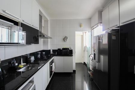 Apartamento à venda com 116m², 3 quartos e 2 vagas Apartamento à venda com 116m², 3 quartos e 2 vagasCozinha