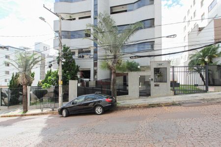Apartamento à venda com 116m², 3 quartos e 2 vagas Apartamento à venda com 116m², 3 quartos e 2 vagasFachada