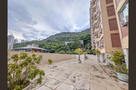 Apartamento à venda com 93m², 2 quartos e 1 vaga