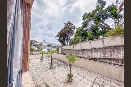 Apartamento à venda com 93m², 2 quartos e 1 vaga