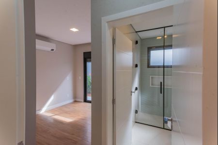 Casa de condomínio à venda com 210m², 3 quartos e 4 vagas Casa de condomínio à venda com 210m², 3 quartos e 4 vagasSuíte 2