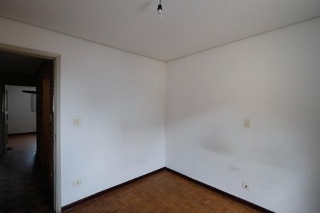 Casa à venda com 180m², 7 quartos e 2 vagas Casa à venda com 180m², 7 quartos e 2 vagasQuarto 1 casa 1