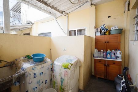 Casa à venda com 180m², 7 quartos e 2 vagas Casa à venda com 180m², 7 quartos e 2 vagasÁrea de Serviço Casa 2