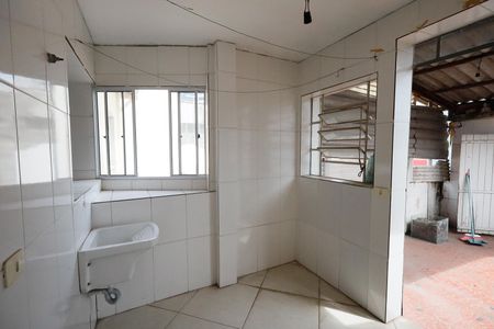 Casa à venda com 180m², 7 quartos e 2 vagas Casa à venda com 180m², 7 quartos e 2 vagasÁrea de Serviço casa 1