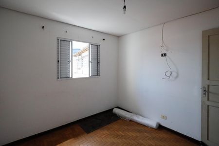 Casa à venda com 180m², 7 quartos e 2 vagas Casa à venda com 180m², 7 quartos e 2 vagasQuarto 1 casa 1