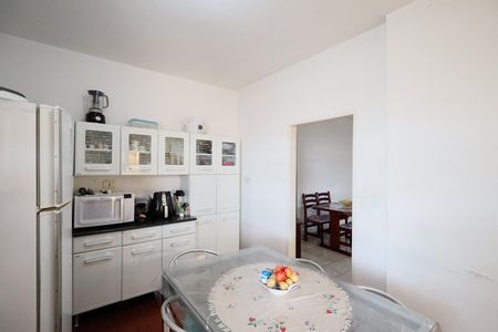 Casa à venda com 180m², 7 quartos e 2 vagas Casa à venda com 180m², 7 quartos e 2 vagasCozinha casa 2