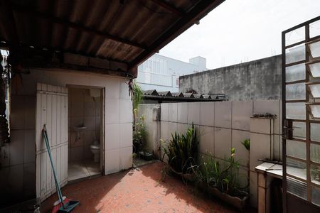 Casa à venda com 180m², 7 quartos e 2 vagas Casa à venda com 180m², 7 quartos e 2 vagasQuintal casa 1