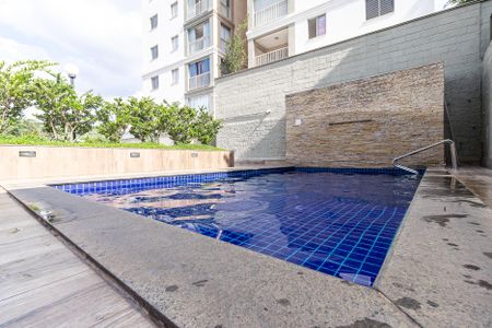 Apartamento à venda com 85m², 3 quartos e 2 vagas Apartamento à venda com 85m², 3 quartos e 2 vagasÁrea comum - Piscina