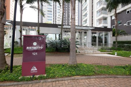 Apartamento à venda com 82m², 2 quartos e 3 vagasFachada