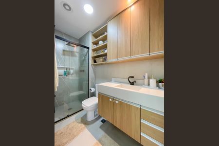 Apartamento à venda com 82m², 2 quartos e 3 vagasBanheiro da Suíte 1