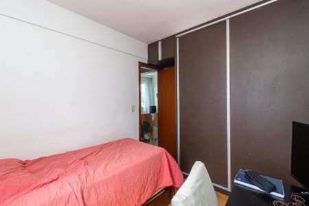 Apartamento à venda com 90m², 2 quartos e 2 vagasQuarto 2