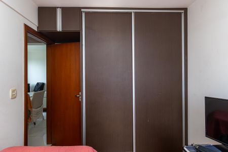 Apartamento à venda com 90m², 2 quartos e 2 vagasQuarto 2