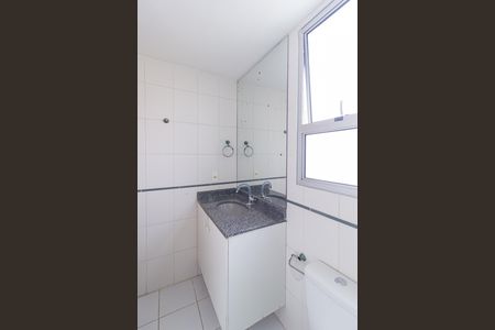 Apartamento à venda com 74m², 3 quartos e 2 vagasBanheiro da suíte