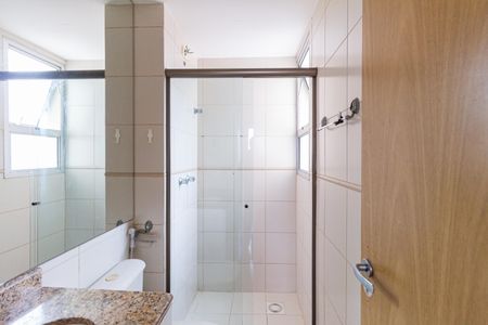 Apartamento à venda com 74m², 3 quartos e 2 vagasBanheiro 