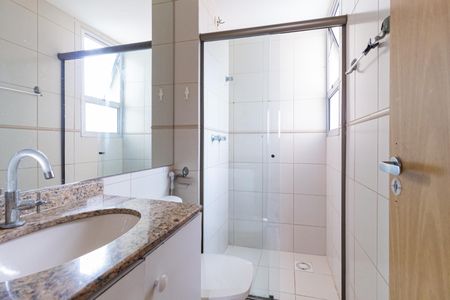 Apartamento à venda com 74m², 3 quartos e 2 vagasBanheiro 