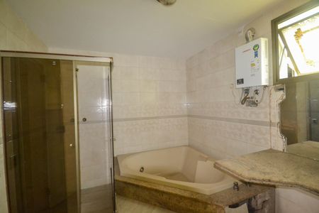 Apartamento para alugar com 280m², 4 quartos e 3 vagas Suíte 1-Banheiro