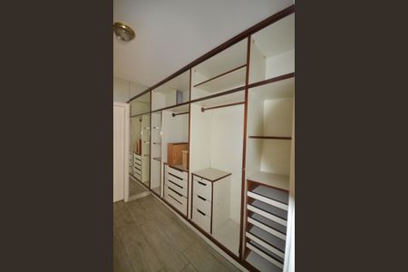 Apartamento para alugar com 280m², 4 quartos e 3 vagas Suíte 1-Closet