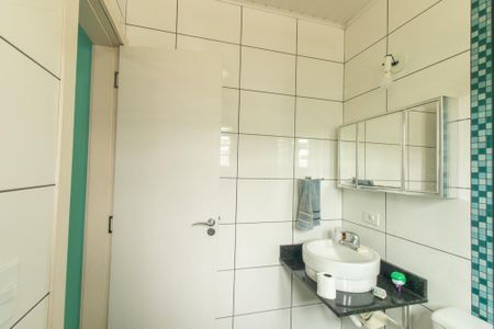 Banheiro da Suite de casa para alugar com 1 quarto, 25m² em Uberaba, Curitiba