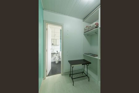 Closet de casa para alugar com 1 quarto, 25m² em Uberaba, Curitiba