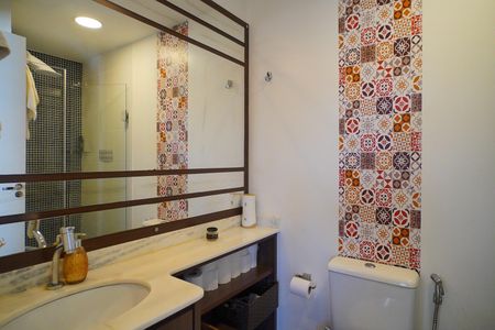 Apartamento para alugar com 68m², 2 quartos e 1 vaga Apartamento para alugar com 68m², 2 quartos e 1 vagaBanheiro