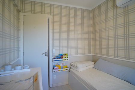 Quarto 1 de apartamento para alugar com 2 quartos, 68m² em Vila Ipiranga, Porto Alegre