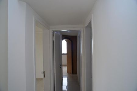 Corredor de apartamento para alugar com 2 quartos, 79m² em Barra da Tijuca, Rio de Janeiro