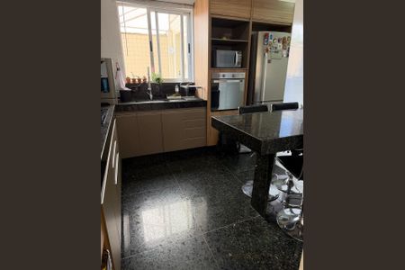 Apartamento à venda com 193m², 4 quartos e 2 vagas