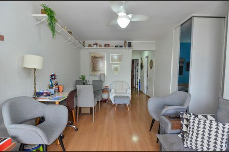 Apartamento à venda com 92m², 2 quartos e 1 vagaSala