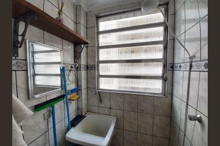 Banheiro de apartamento para alugar com 1 quarto, 30m² em Centro, São Vicente