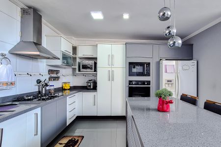 Apartamento à venda com 200m², 3 quartos e 2 vagasCozinha