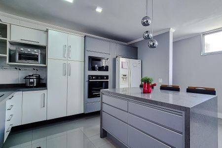 Apartamento à venda com 200m², 3 quartos e 2 vagasCozinha