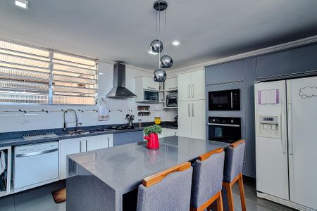 Apartamento à venda com 200m², 3 quartos e 2 vagasCozinha