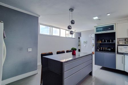 Apartamento à venda com 200m², 3 quartos e 2 vagasCozinha