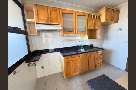 Cozinha de apartamento à venda com 1 quarto, 55m² em Cristo Redentor, Porto Alegre