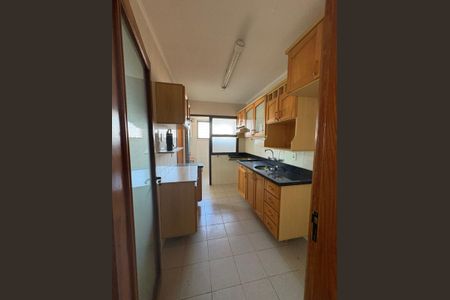 Cozinha de apartamento à venda com 1 quarto, 55m² em Cristo Redentor, Porto Alegre