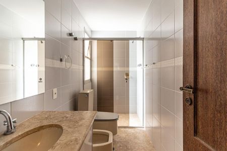 Apartamento à venda com 260m², 4 quartos e 3 vagasBanheiro 1