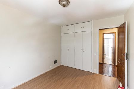 Apartamento à venda com 260m², 4 quartos e 3 vagasQuarto 2