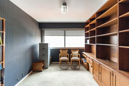 Apartamento à venda com 260m², 4 quartos e 3 vagasQuarto 4