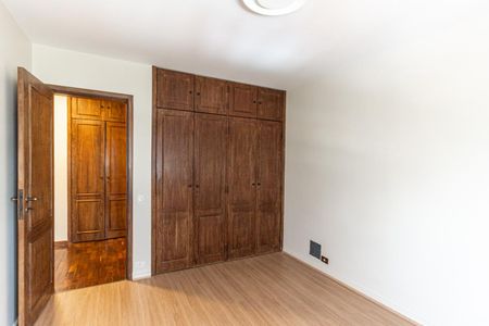 Apartamento à venda com 260m², 4 quartos e 3 vagasQuarto 3