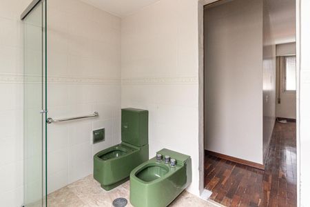 Apartamento à venda com 260m², 4 quartos e 3 vagasBanheiro da Suíte